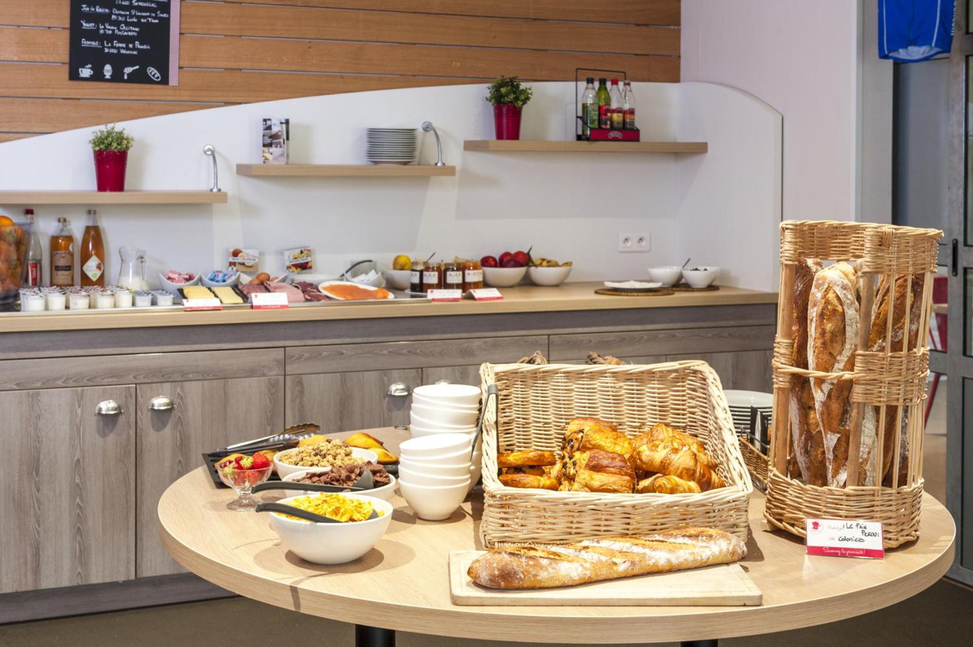 Brit Hotel Toulouse Colomiers - L'Esplanade Екстериор снимка